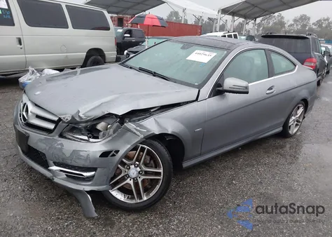 2012 Mercedes-Benz C 350 Sport из США, поврежденный, VIN WDDGJ5HB2CF735553